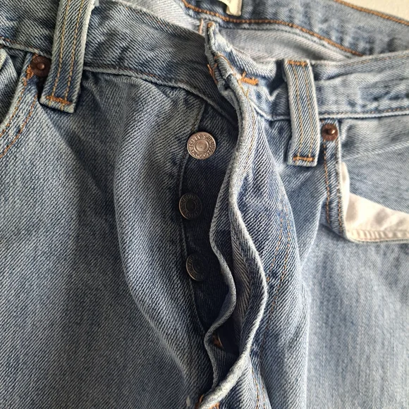 Levi's 501 light wash vintage jeans - Picture 8 of 9